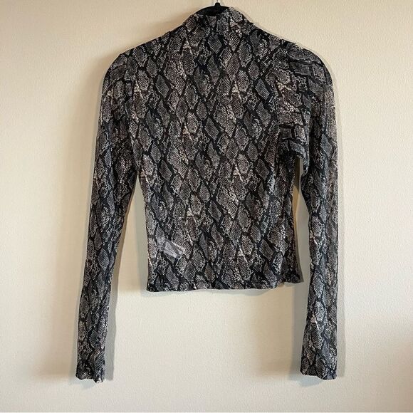 ✨ Wild Fable Black Snakeskin Sheer Top XS - Picture 6 of 6